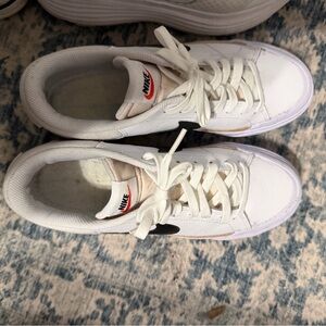 Nike White court legacy lift shoes